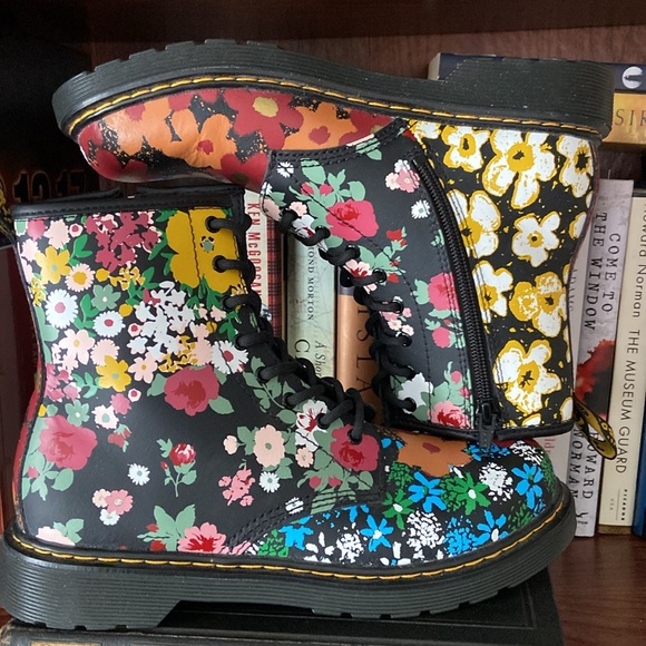 NWOB Dr. Martens 1460 Y Floral Mash Up Boot Youth Size 7 - Picture 9 of 16